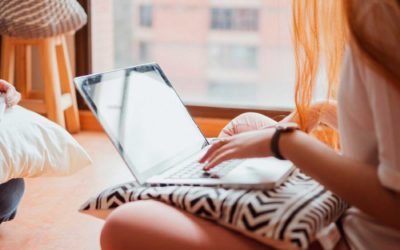 Webdesign Rodgau Frau mit Laptop